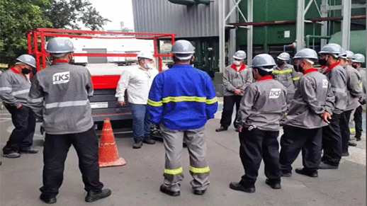 Equipe em treinamento para planejador de manutenção